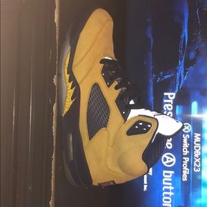 Jordan 5 Michigan “inspire”